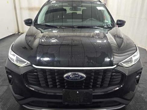 Used 2025 Ford Escape Platinum AWD/4WD image 2