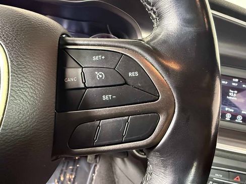 Used 2021 Dodge Charger SXT w/ Leather Interior Group RWD image 25