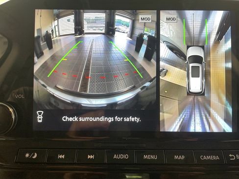 Used 2025 Nissan Pathfinder SL w/ SL Premium Package image 9