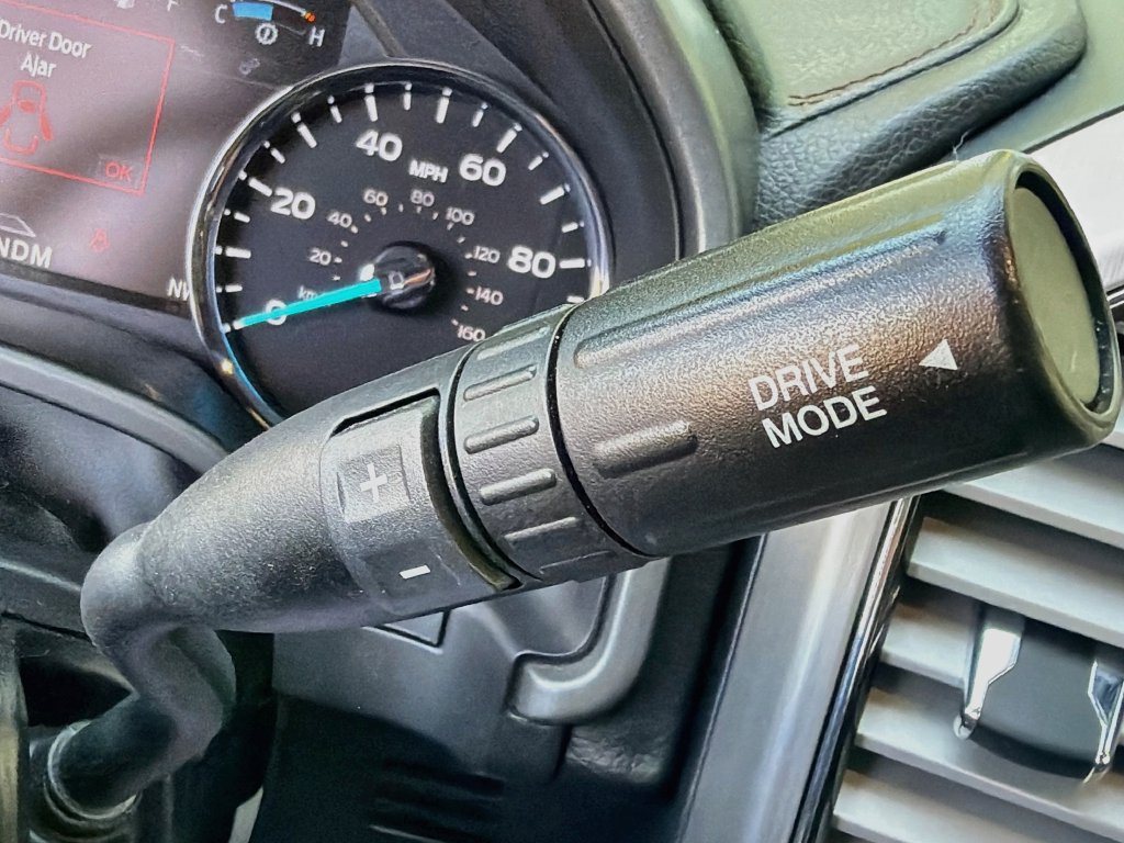 Used 2021 Ford F350 Platinum w/ Tremor Off-Road Package AWD/4WD image 19