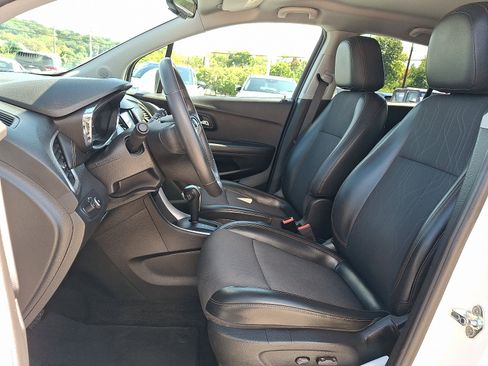 Certified 2018 Chevrolet Trax LT w/ LT Convenience Package FWD image 15