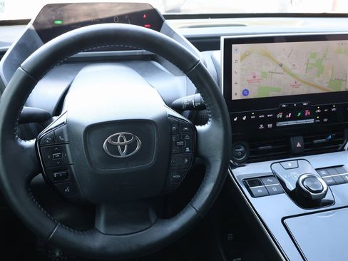 Used 2024 Toyota bZ4X XLE w/ Weather Package image 17