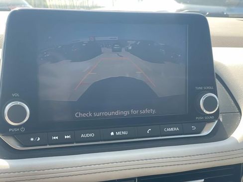 Used 2022 Nissan Rogue SV AWD/4WD image 19