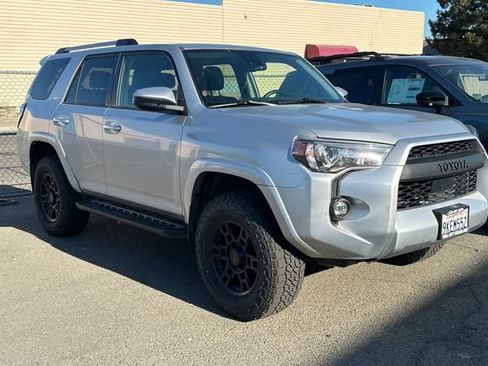 Used 2021 Toyota 4Runner SR5 AWD/4WD image 2