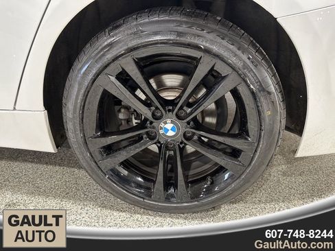 Used 2018 BMW 330i xDrive Sedan w/ Premium Package image 19