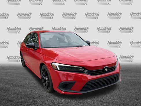 Used 2022 Honda Civic Sport image 2