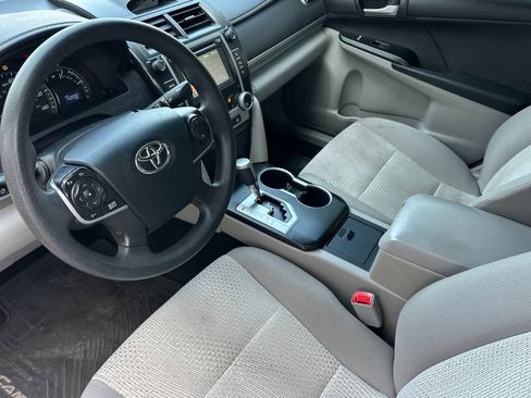 Used 2012 Toyota Camry LE image 12
