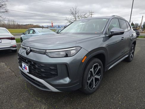 New 2026 Volkswagen Tiguan SE image 7