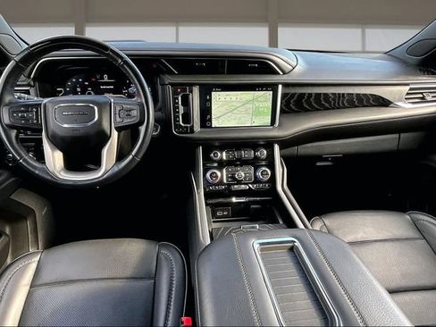 Used 2023 GMC Yukon XL Denali w/ Advanced Technology Package AWD/4WD image 16