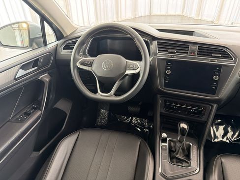 Used 2022 Volkswagen Tiguan SE FWD image 28