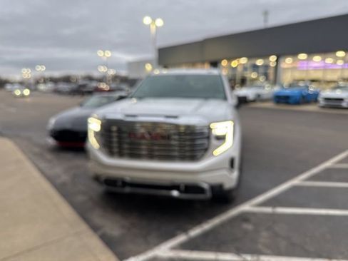 Used 2023 GMC Sierra 1500 Denali w/ Denali Reserve Package image 4