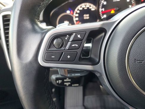 Used 2019 Porsche Cayenne S image 25
