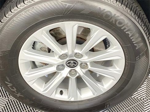 Used 2024 Toyota Grand Highlander XLE image 29