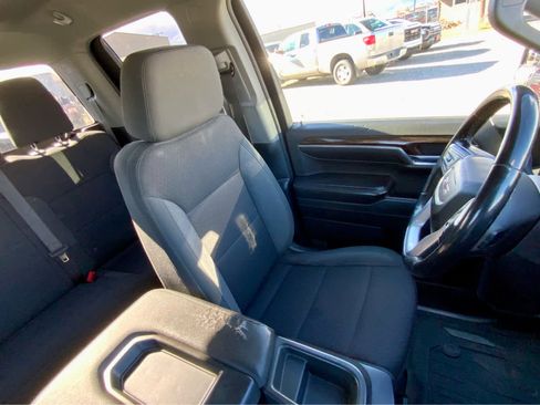 Used 2023 GMC Sierra 1500 SLE w/ Enhanced Capability Package AWD/4WD image 32