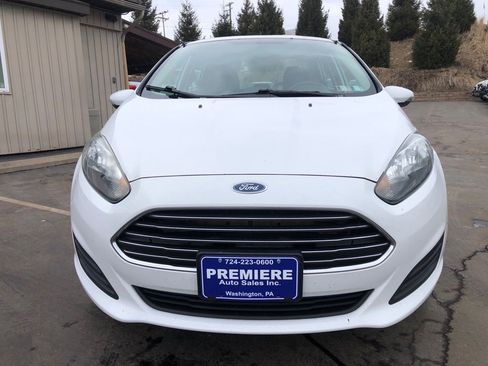 Used 2015 Ford Fiesta SE image 8