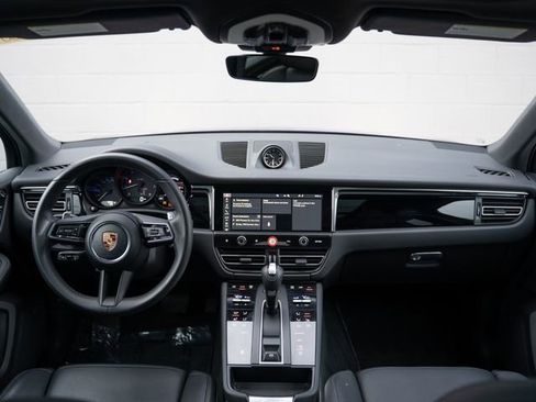 Certified 2026 Porsche Macan AWD/4WD image 20