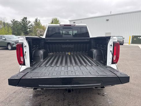 Used 2022 GMC Sierra 1500 SLT AWD/4WD image 11