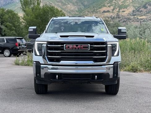 Used 2024 GMC Sierra 3500 SLT w/ SLT Convenience Package AWD/4WD image 2