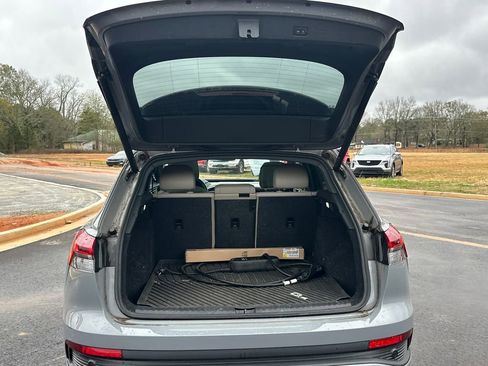 Used 2022 Audi Q4 e-tron Premium image 18