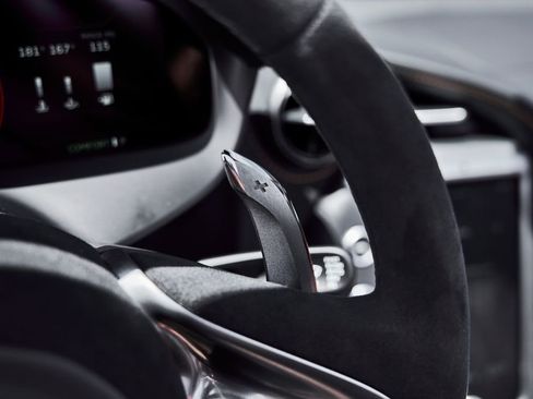 Used 2025 McLaren 750S Spider RWD image 54