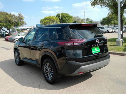 Used 2023 Nissan Rogue S image 9
