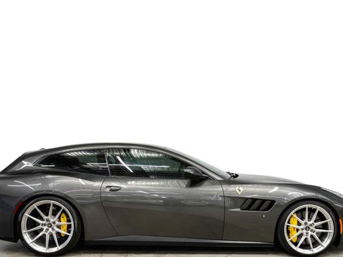 Used 2018 Ferrari GTC4Lusso AWD/4WD image 2