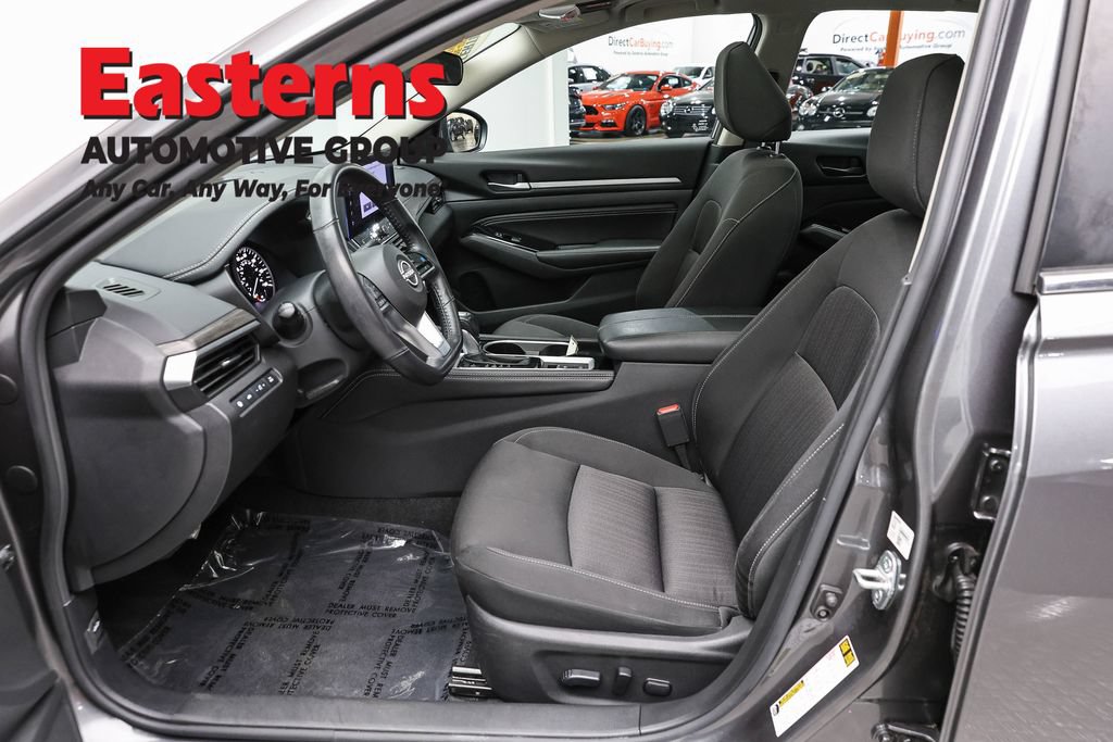 Used 2023 Nissan Altima 2.5 SV w/ SV Premium Package AWD/4WD image 16