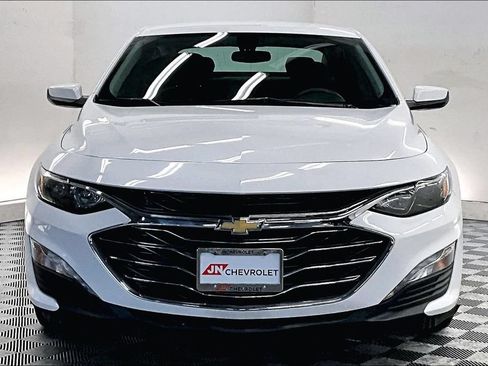 Used 2022 Chevrolet Malibu LT FWD image 2