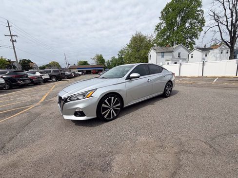 Used 2020 Nissan Altima 2.5 SL FWD image 14