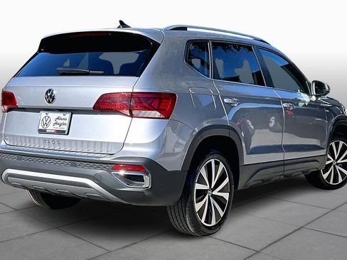 Certified 2023 Volkswagen Taos SE w/ Panoramic Sunroof Package image 13