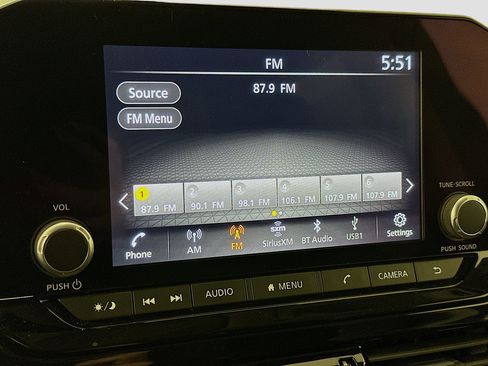 Used 2025 Nissan Pathfinder SV AWD/4WD image 21