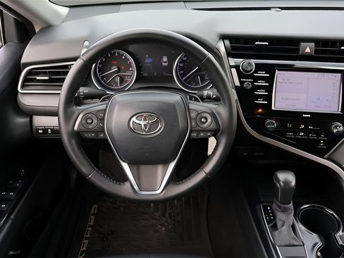 Certified 2020 Toyota Camry SE image 17