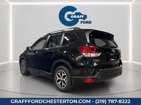 Used 2023 Subaru Forester Premium AWD/4WD image 10
