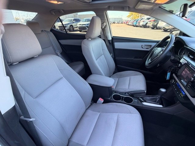 Used 2015 Toyota Corolla LE FWD image 17