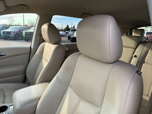 Used 2015 Nissan Pathfinder SL w/ Trailer Tow Package image 3