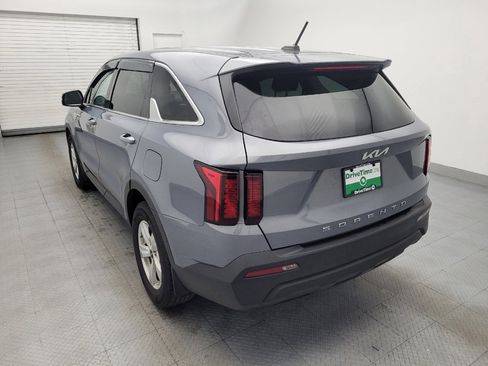 Used 2022 Kia Sorento LX FWD image 5