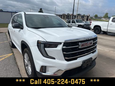 Used 2026 GMC Acadia Elevation w/ Elevation Premium Package FWD image 17