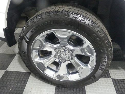 Used 2019 RAM 1500 Big Horn AWD/4WD image 15