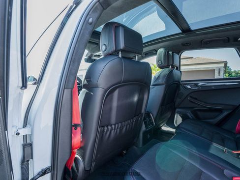 Used 2024 Porsche Macan GTS image 73