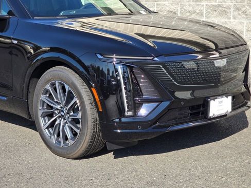 New 2026 Cadillac Lyriq Sport image 13