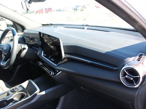 Used 2026 Chevrolet Equinox LT image 23