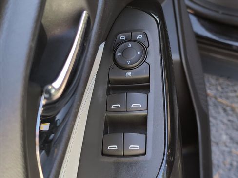 Used 2025 Chevrolet Trax LT FWD image 15