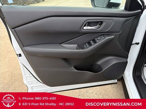 New 2026 Nissan Rogue SV image 10