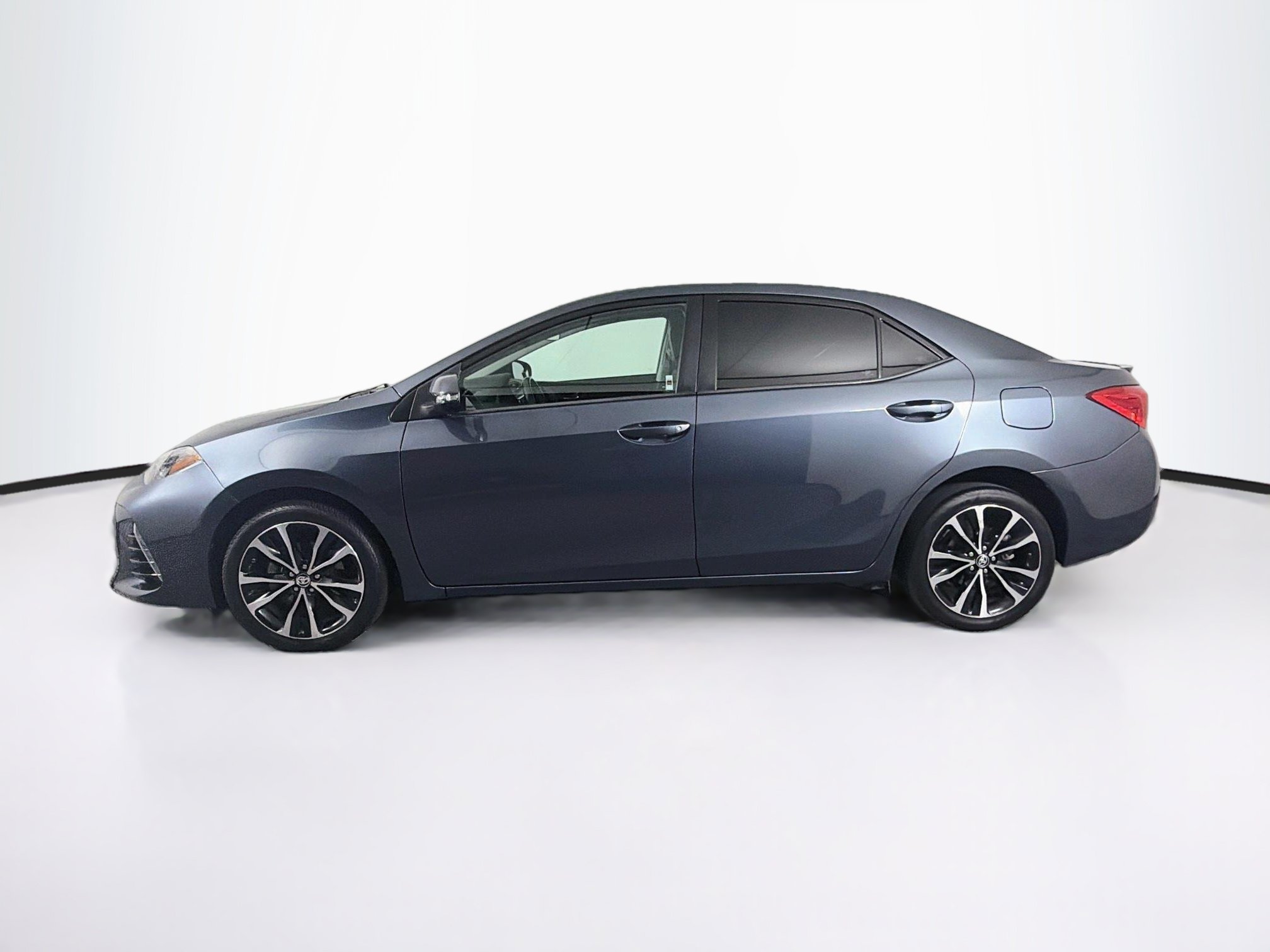 Used 2017 Toyota Corolla XSE w/ Carpet Mat Package (TMS) FWD image 4