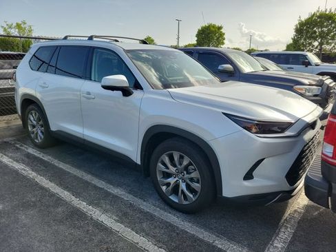 Used 2024 Toyota Grand Highlander AWD Hybrid image 2