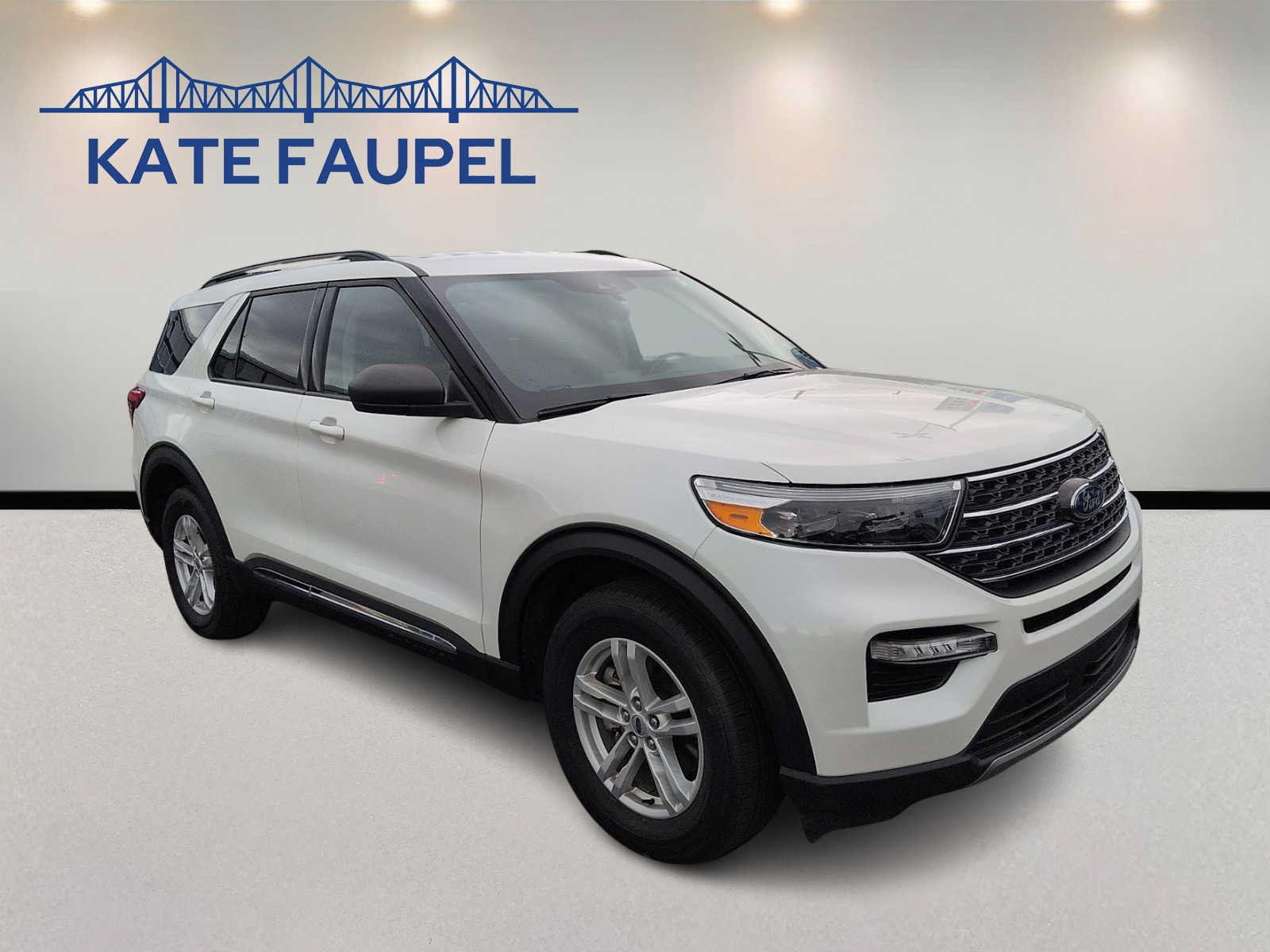 Used 2023 Ford Explorer XLT w/ Equipment Group 202A AWD/4WD image 1