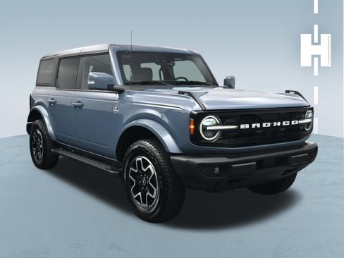 Used 2024 Ford Bronco Outer Banks AWD/4WD image 1