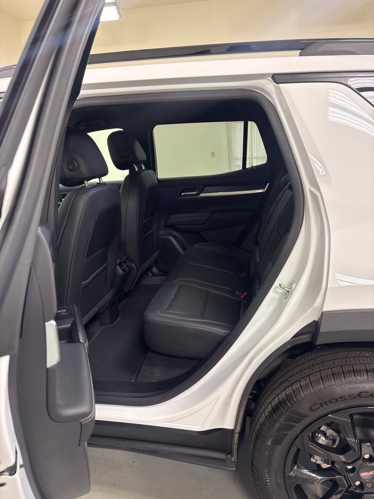 Used 2026 GMC Terrain Elevation w/ Elevation Premium Package FWD image 19