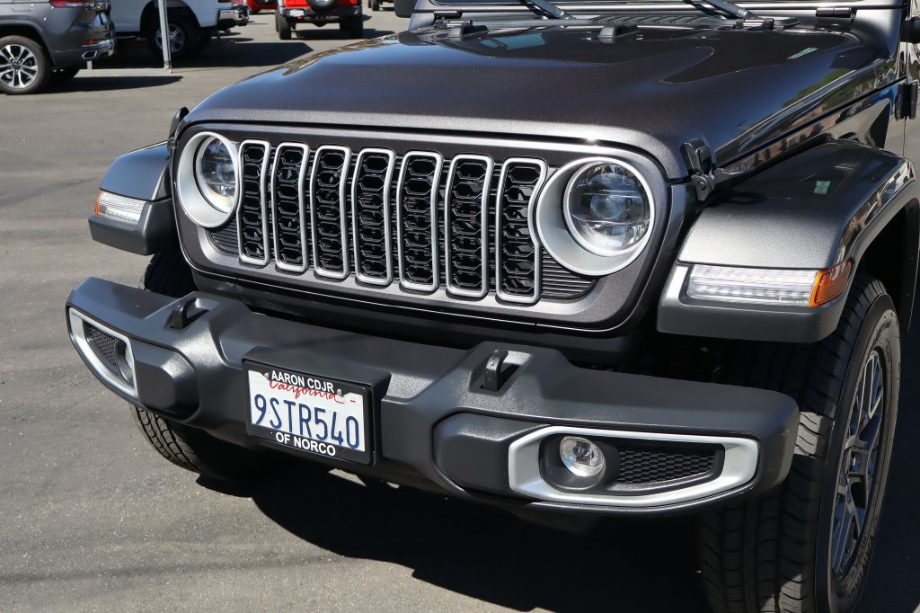Certified 2025 Jeep Wrangler Unlimited Sahara AWD/4WD image 9
