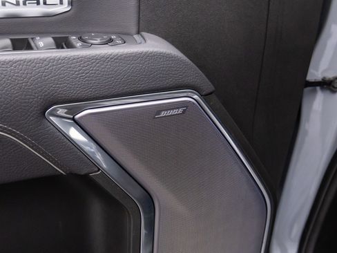 Used 2025 GMC Sierra 1500 Denali w/ Denali Reserve Package image 14